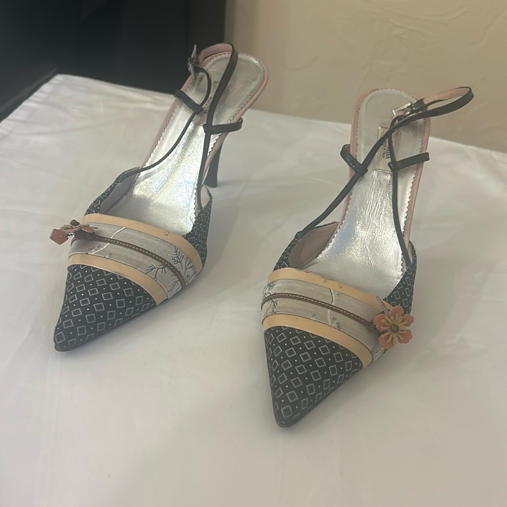 Prada (made in Italy) size 9